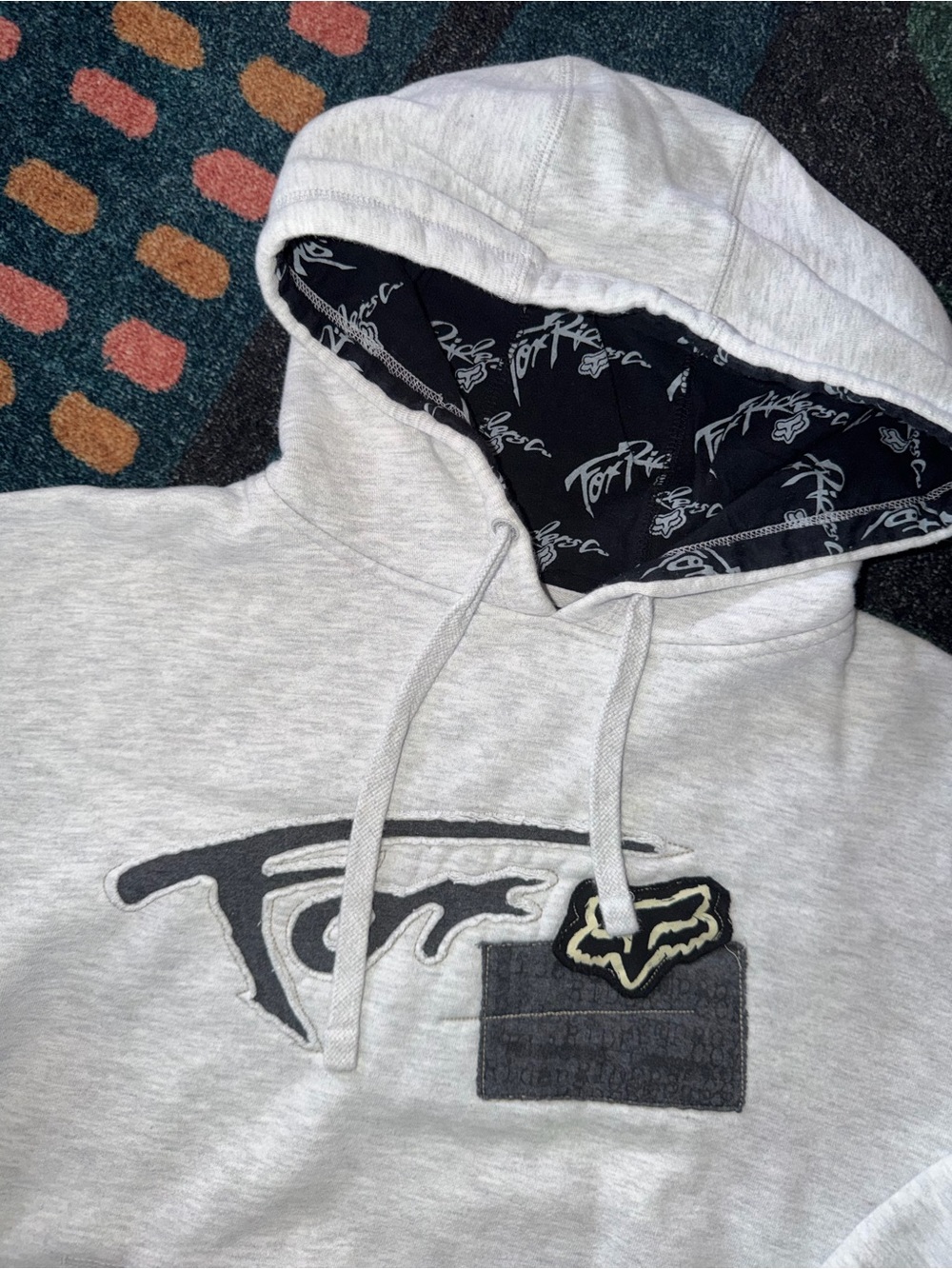 Vintage Y2K Fox racing Light heathered Gray Logo Pullover Hoodie. Men’s large